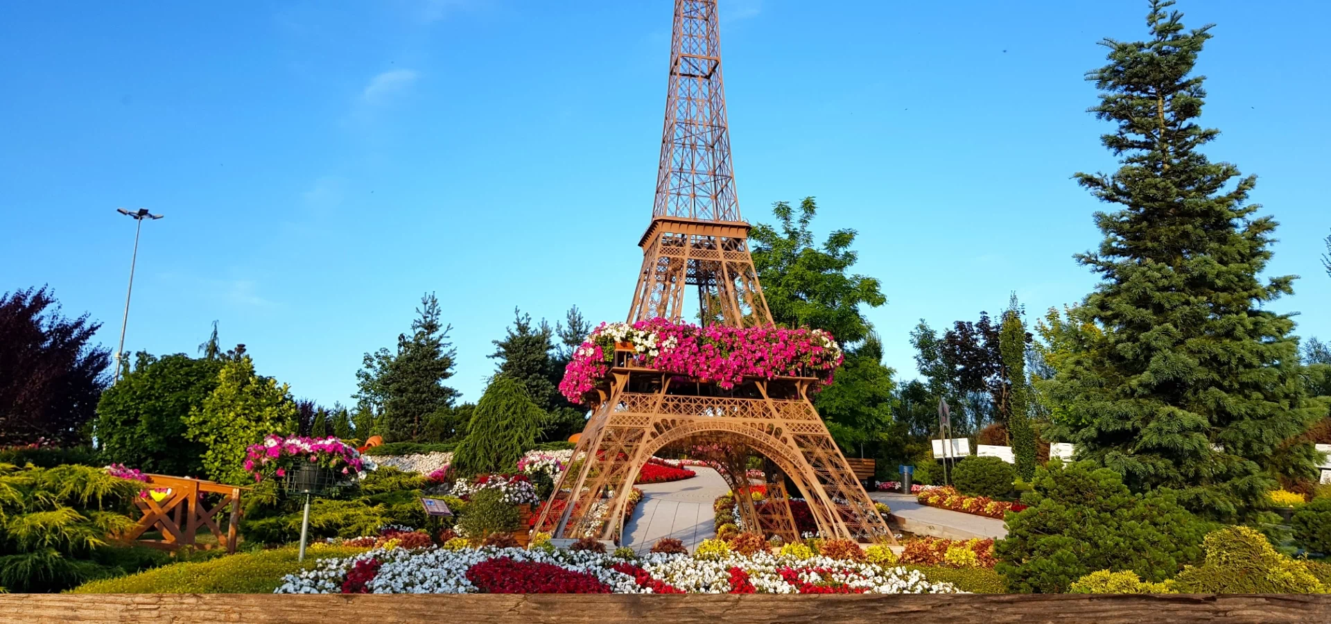 Miniatura wieży Eiffel